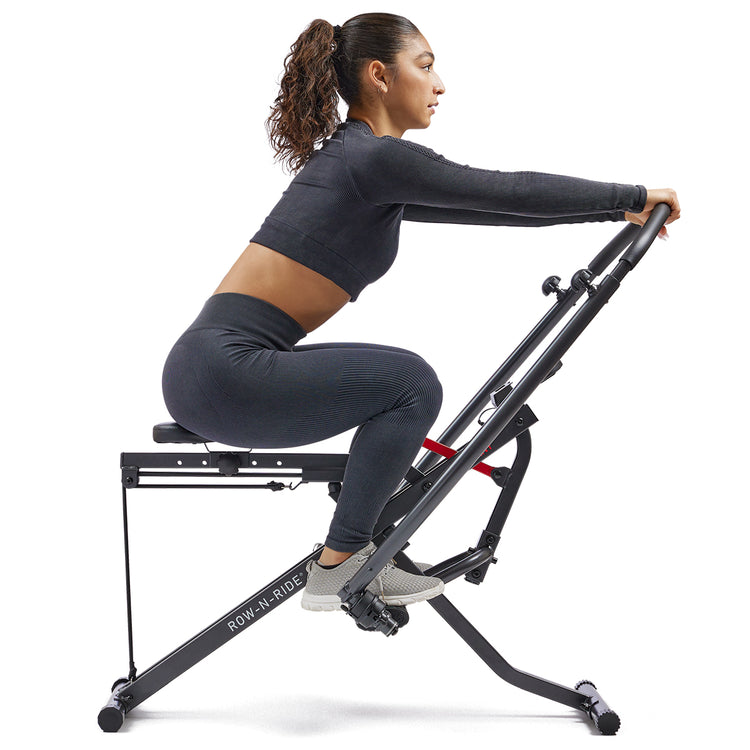 Ergonomic Design | Features an adjustable handlebar with 4 length settings & an adjustable padded seat, ensuring a comfortable & tailored fit for users of various sizes.