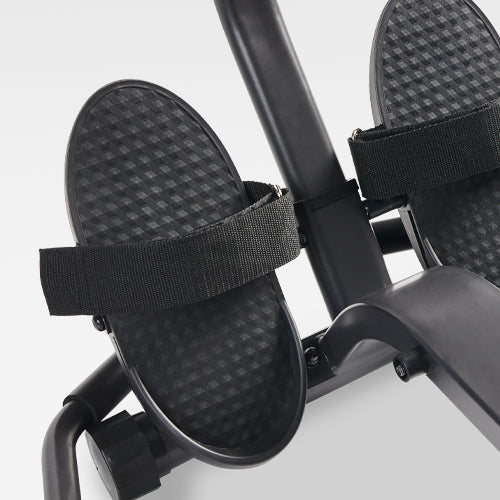 Large Anti-slip foot pedals w/adjustable strap | The large anti-slip foot pedals keep your feet securely in place as you row. The adjustable heel straps further ensure your feet remain steady and properly positioned.