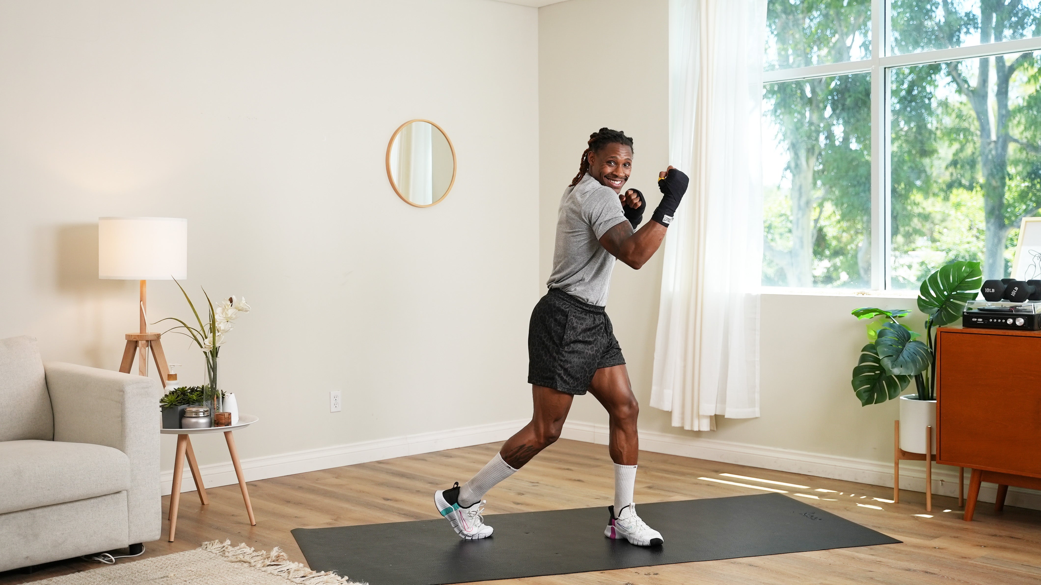 Beginner Boxing - Basic Fundamentals | 25 Minutes | Sunny Health & Fitness