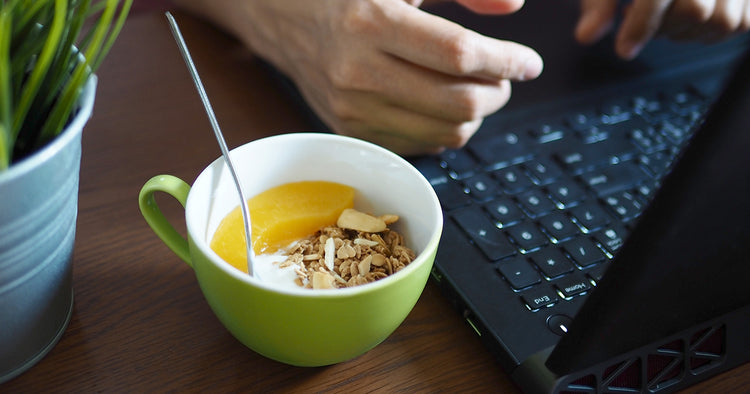How To Curb Hunger And Eat Better At Work