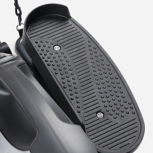 Non-Slip Foot Pedals | These foot pedals feature large, non-slip surfaces to comfortably and securely accommodate a wide range of shoe sizes, ensuring safety and stability during workouts.