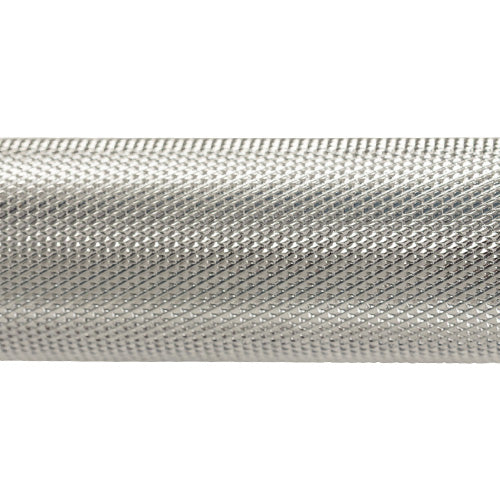 Comfortable Grip Texture | Light hill-pattern knurling helps support secure, confident handling.