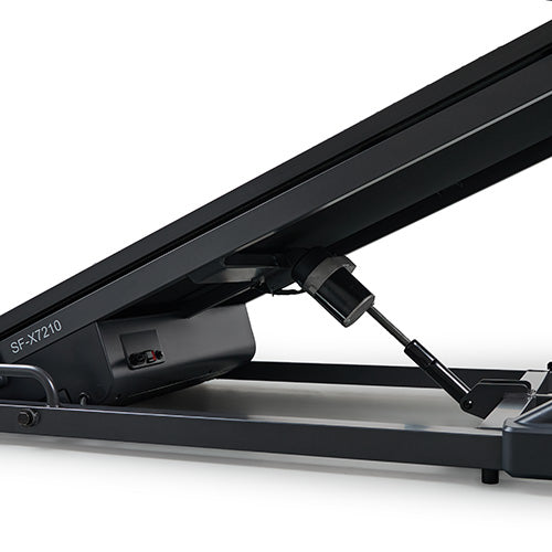 Extreme Incline & Decline | Simulate real terrain with -3% to 45% incline/decline to boost intensity and target more muscle groups.