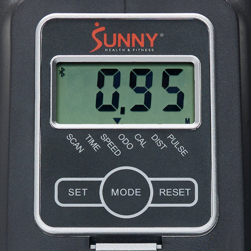 Digital Monitor | Track your activity data, such as speed, time, distance, and calories burned with the battery-powered exercise display.