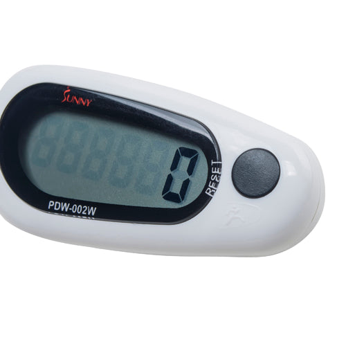 EFFICIENT DISPLAY | Designed to save batteries, this pedometer is equipped with an energy-efficient LCD that powers off after 1 minute (while saving your step count).