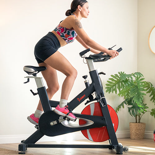 FOR ALL CYCLERS | Whether you’re training for a marathon, mountain biking in the Sierra Nevada’s or following the latest lessons on your indoor exercise bike, stay on top of your metrics and your cycling performance.