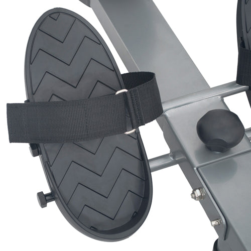 NON-SLIP PEDAL W/ADJUSTABLE STRAP | Maintaining balance and safety are no longer an issue with the non-slip foot pads. Oversized textured non-slip foot plates will accommodate all sizes, while remaining grip to ensure safe footing during the most demanding workouts. 